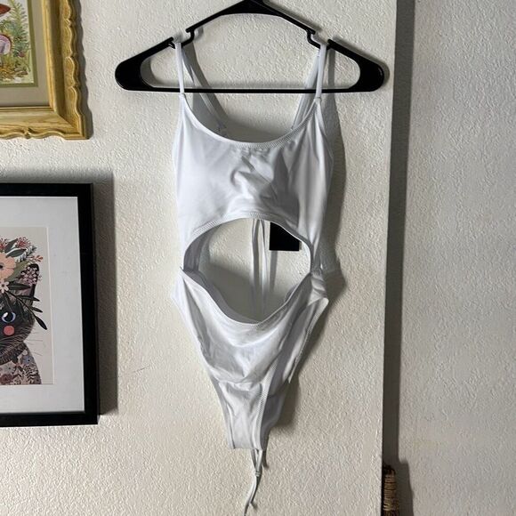 Meyeeka Size Small White womens One piece swimsuit NWT - Picture 1 of 5